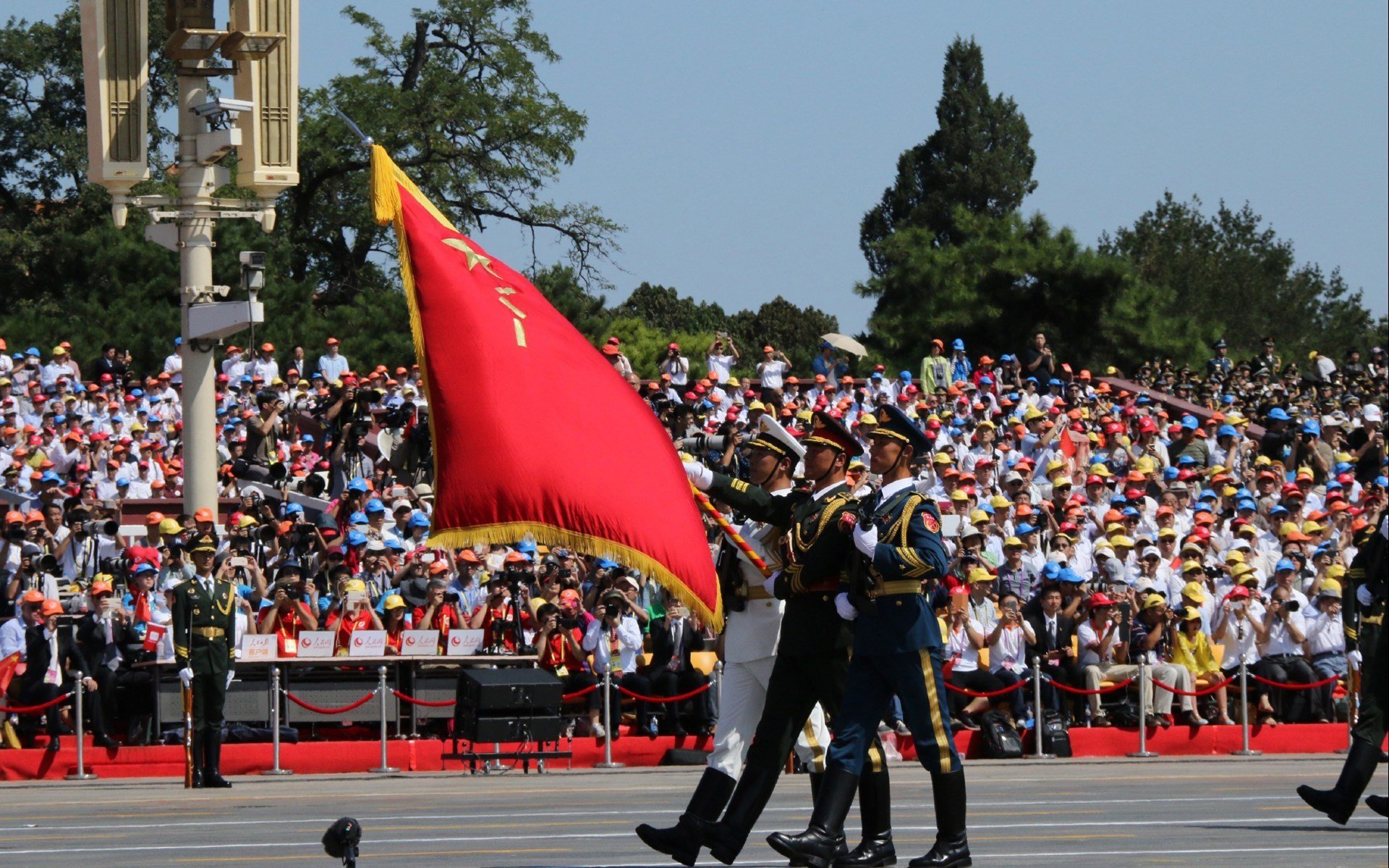 《比赛氛围升级:灯光、音响带来极致感官体验》