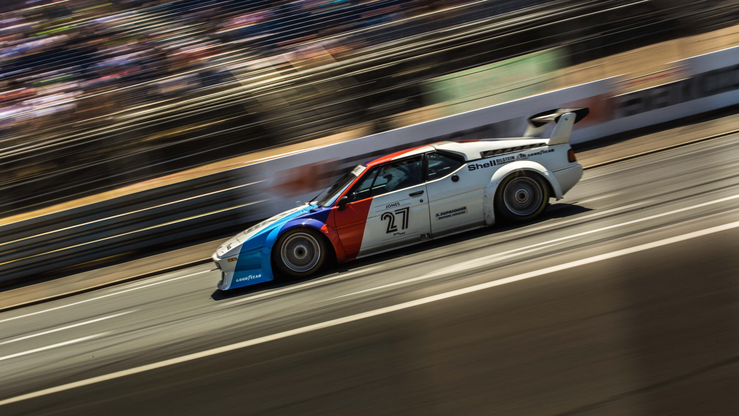 德甲主场优势显著，多支球队表现亮眼，德甲球场一览