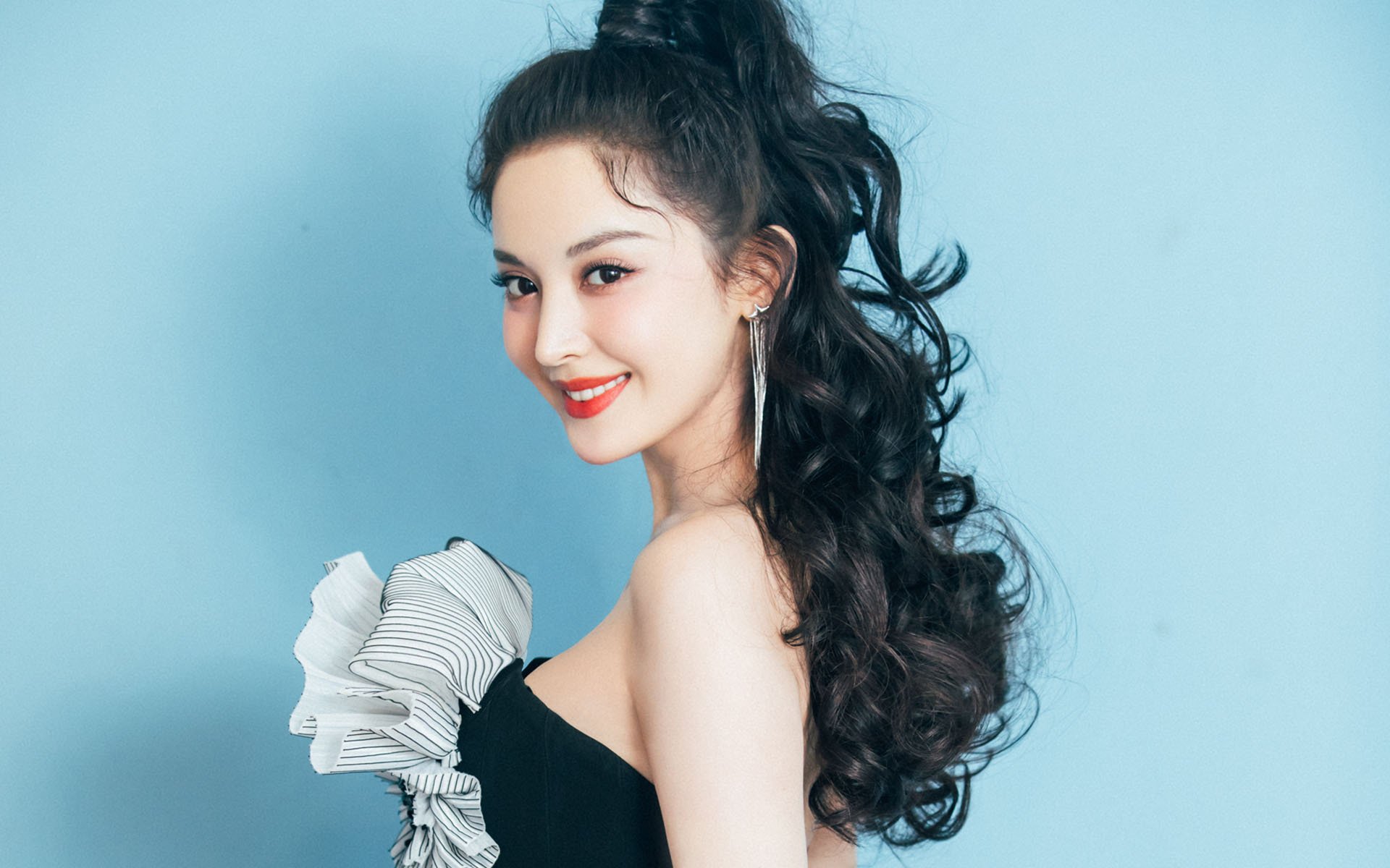 九游网页版官网-塔特与队友的配合默契，带领袋鼠队获得决定性胜利