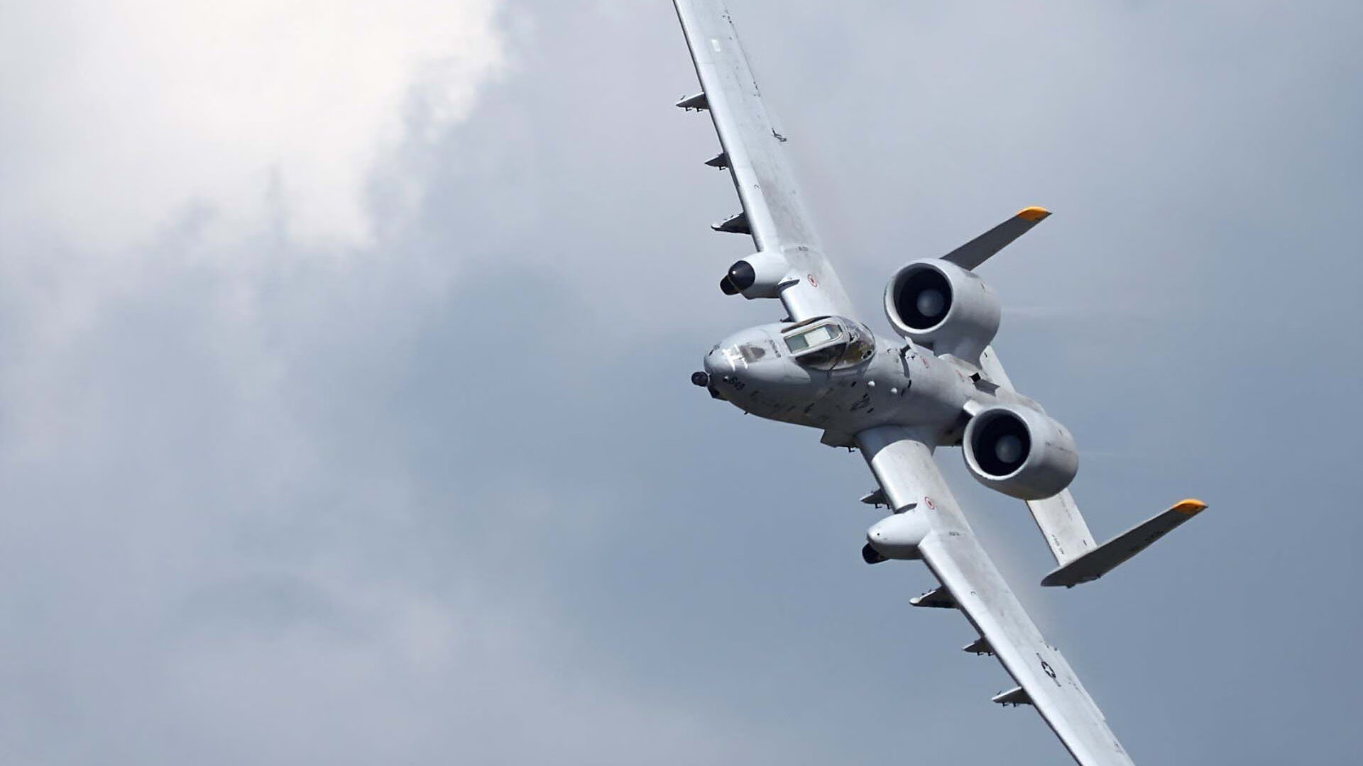 战术应变速度快面对变化迅速调整确保比赛节奏维持在优势端，战术的应用过程较量是战术的理论知识的掌握